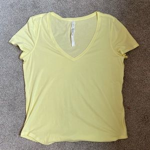 Lululemon Love Tee in lemon ice- size 8